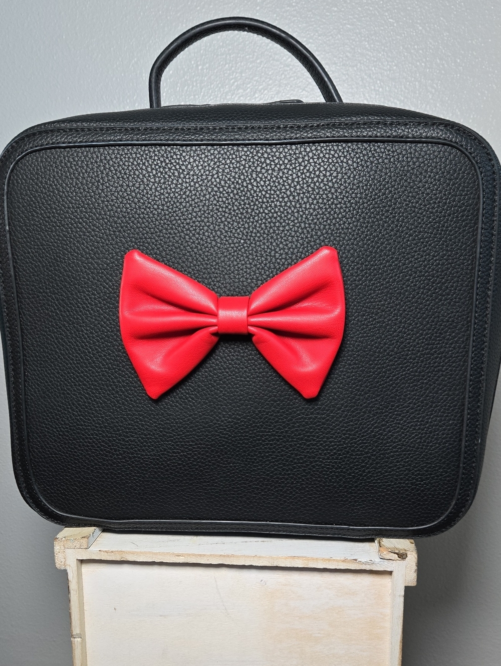 Parc Pack Red Bow Main Street Accessory Carry Case